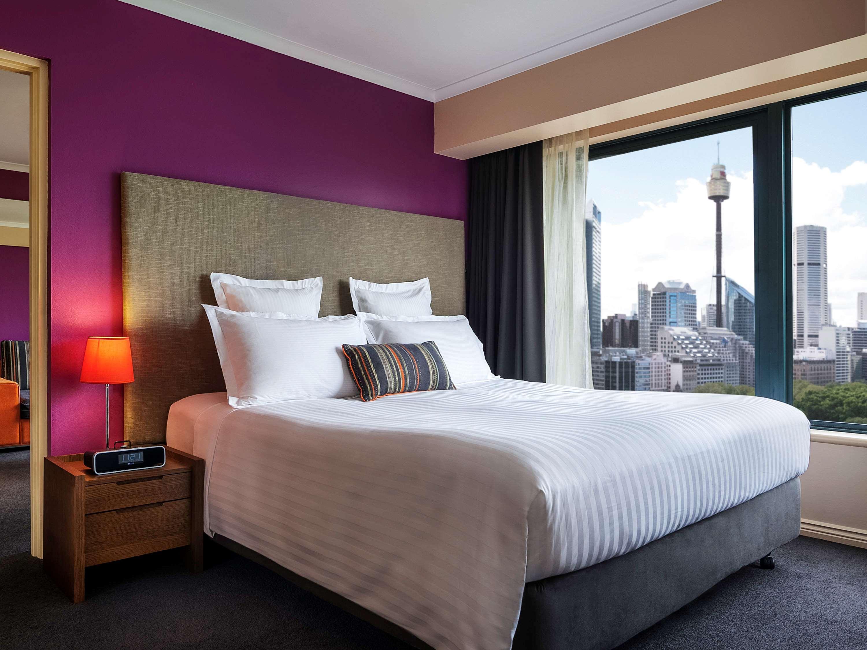 Hotel Pullman Sydney Hyde Park Exterior foto A bedroom at the hotel
