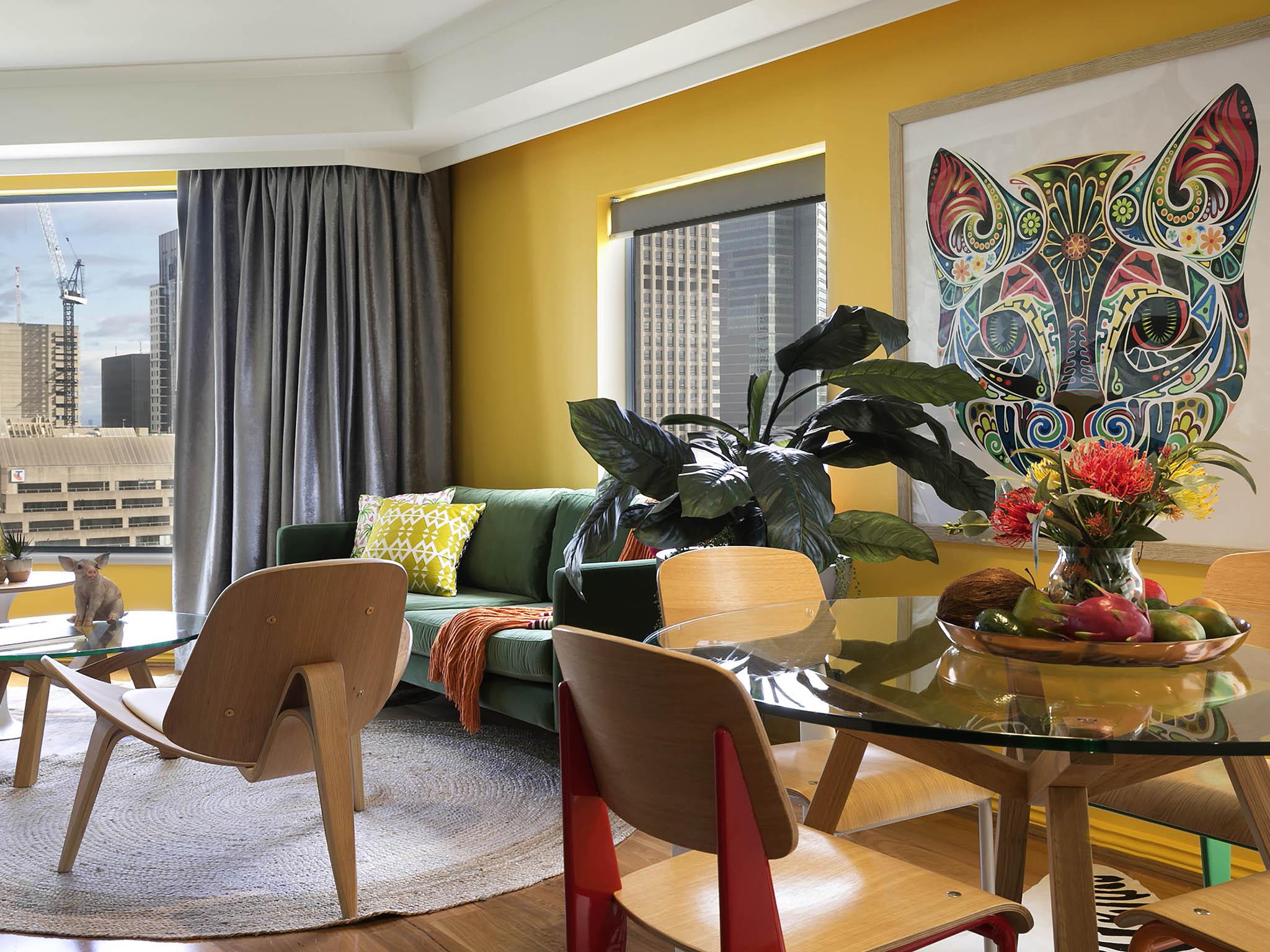 Hotel Pullman Sydney Hyde Park Exterior foto A living room
