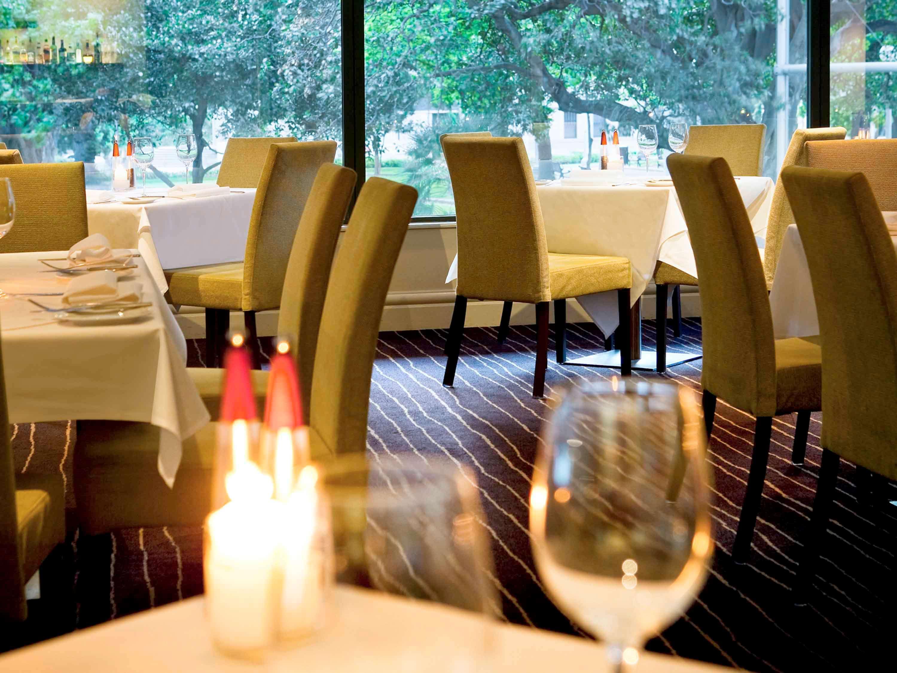 Hotel Pullman Sydney Hyde Park Exterior foto The restaurant