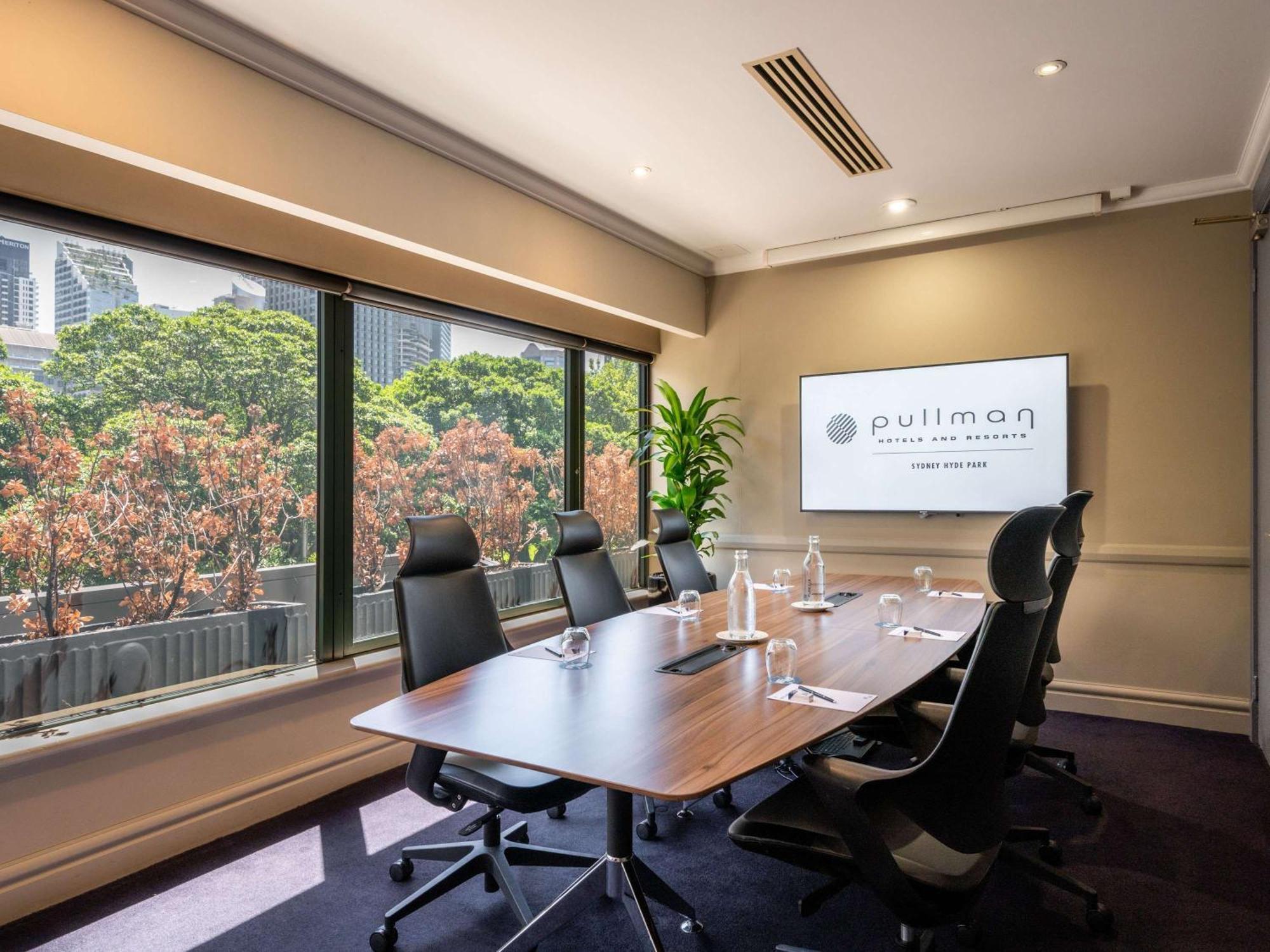 Hotel Pullman Sydney Hyde Park Exterior foto Boardroom at Pullman Melbourne on Swanston