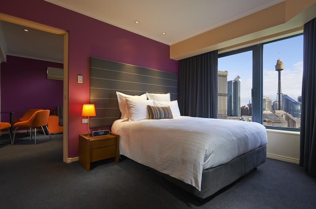 Hotel Pullman Sydney Hyde Park Exterior foto A suite at the hotel